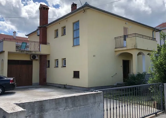 Ilija Apartman Zára